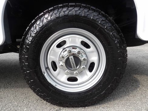 Used 2022 Ford F250 XL w/ Power Equipment Group AWD/4WD image 61