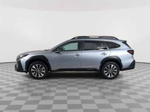 Certified 2025 Subaru Outback Limited AWD/4WD image 4