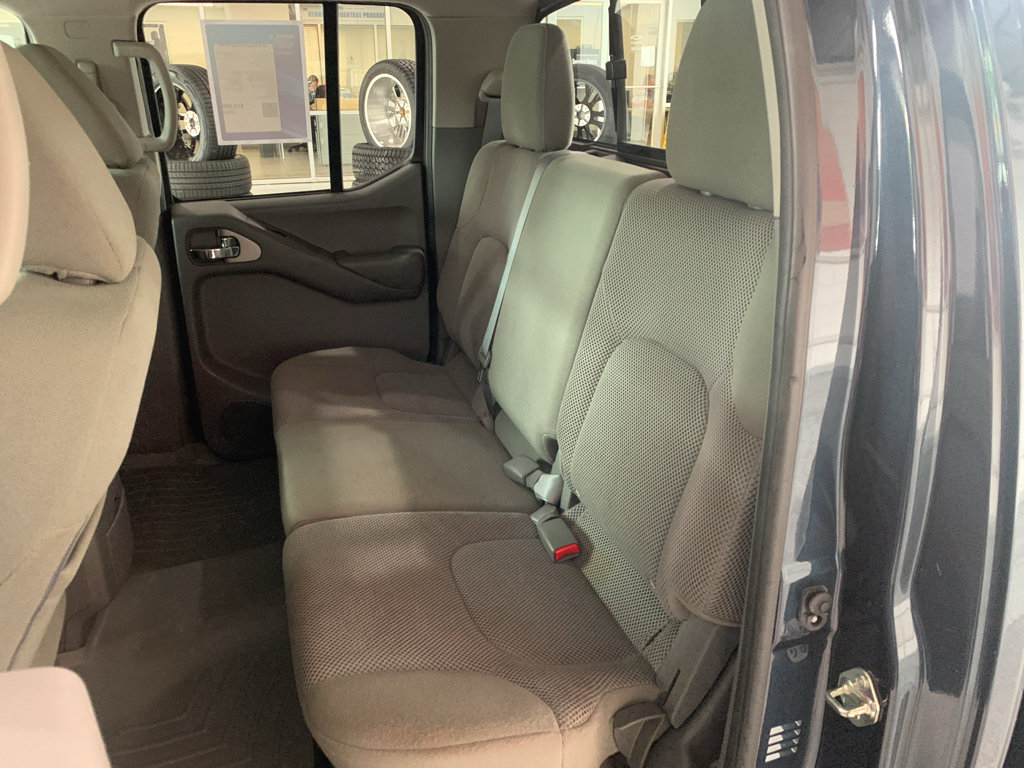 Used 2018 Nissan Frontier SV w/ Value Truck Package RWD image 11