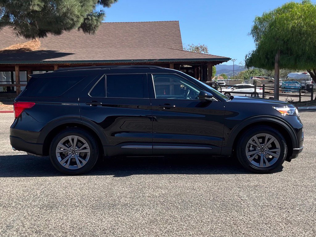 Used 2023 Ford Explorer XLT w/ Equipment Group 202A RWD image 6