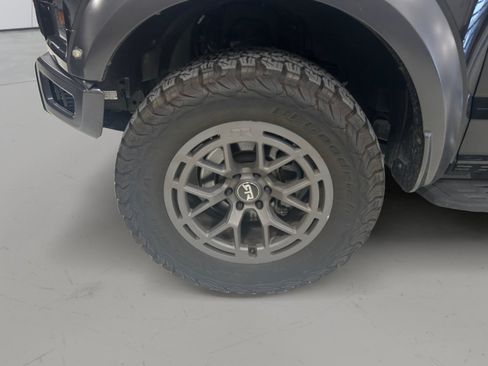 Used 2019 Ford F150 Raptor w/ Equipment Group 802A Luxury AWD/4WD image 8