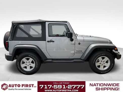 Used 2013 Jeep Wrangler Sport AWD/4WD image 3