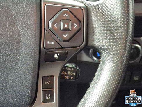 Certified 2020 Toyota Tacoma TRD Off-Road AWD/4WD image 13