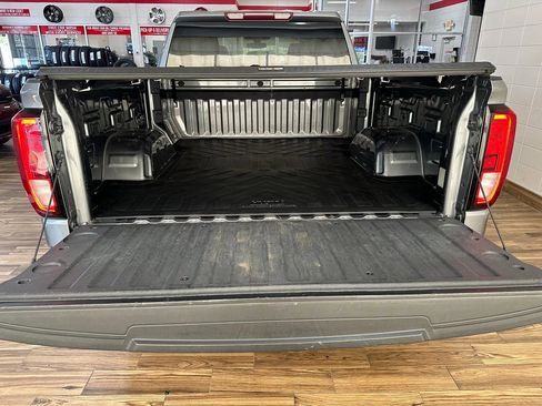 Used 2020 GMC Sierra 1500 Elevation w/ Elevation Value Package image 9