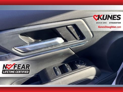 Used 2025 GMC Terrain Elevation image 21