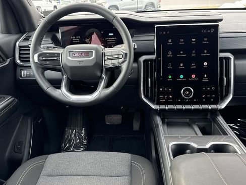 Used 2025 GMC Acadia Elevation AWD/4WD image 2