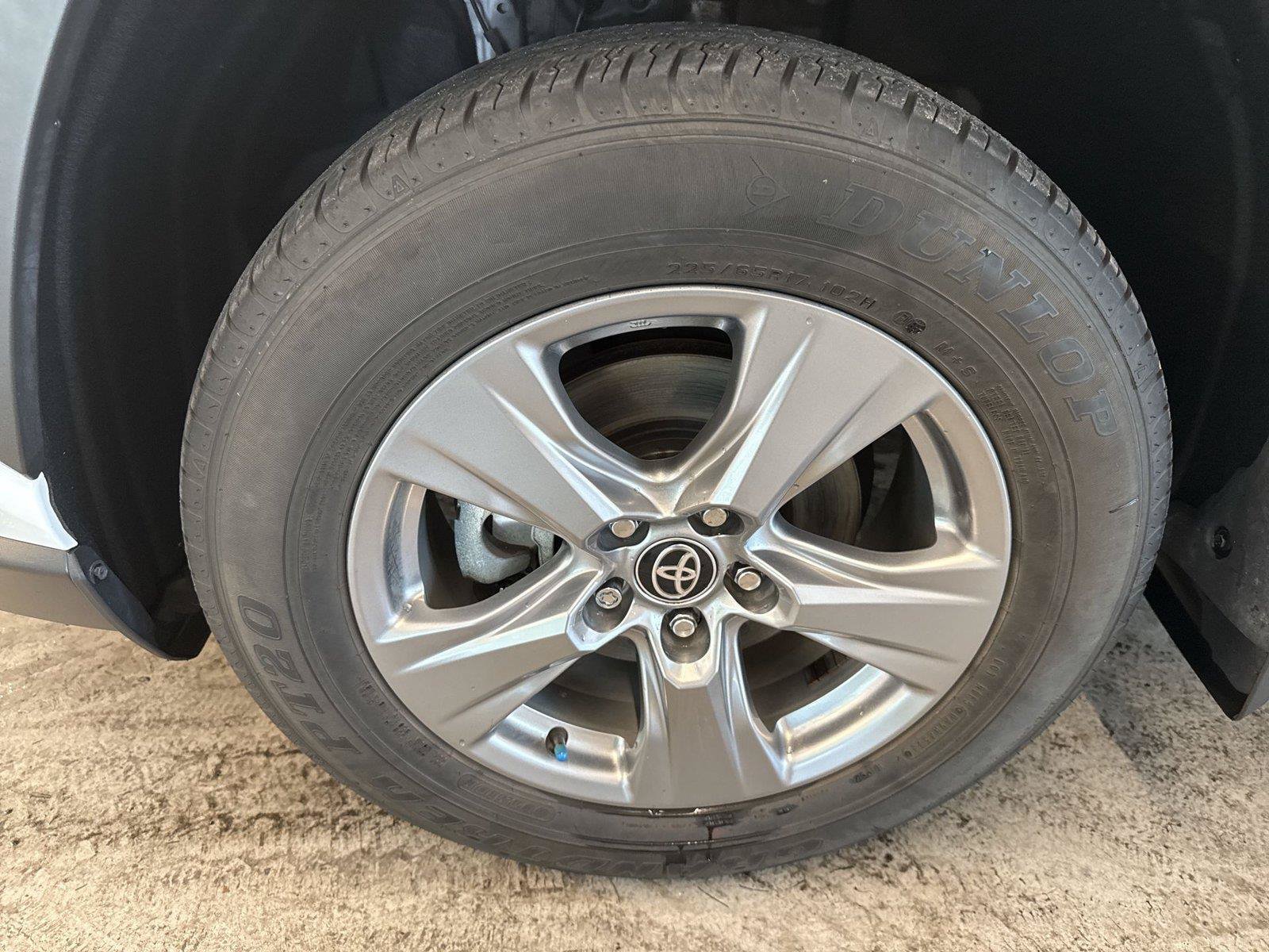 Used 2024 Toyota RAV4 XLE w/ Convenience Package AWD/4WD image 19