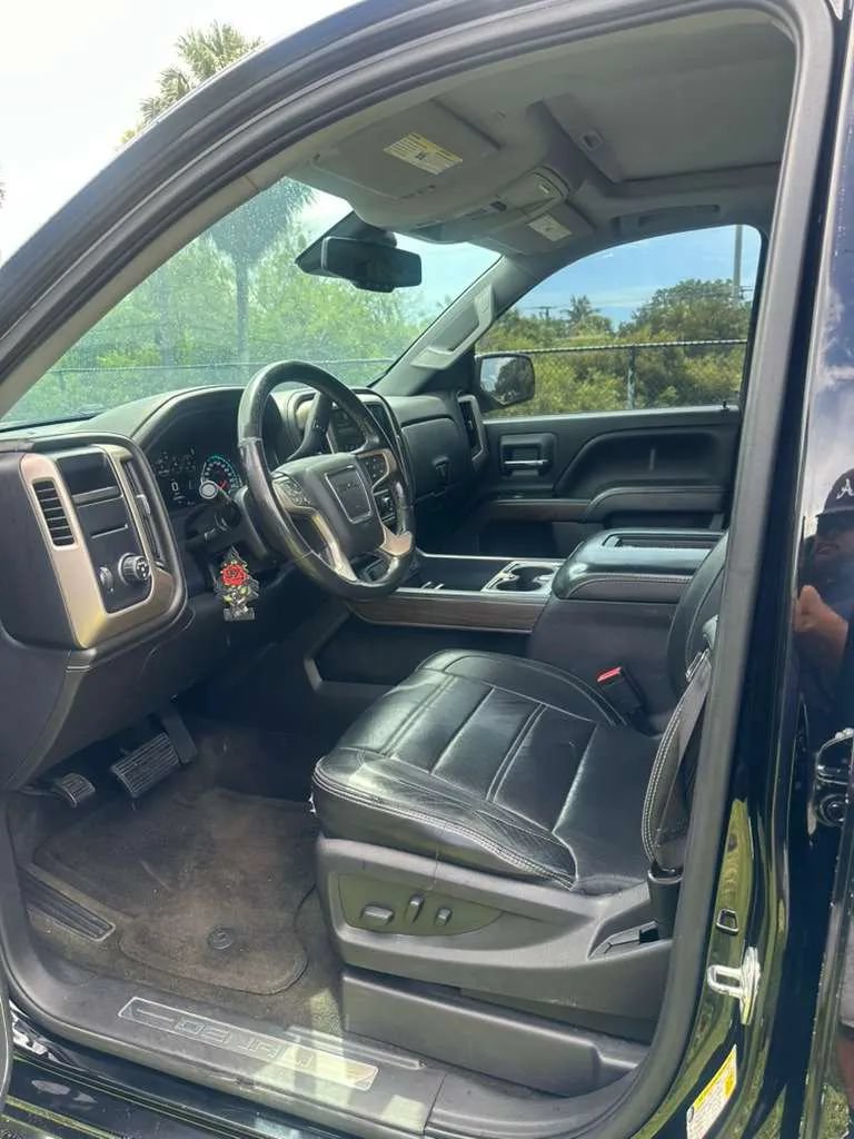 Used 2017 GMC Sierra 1500 Denali RWD image 9