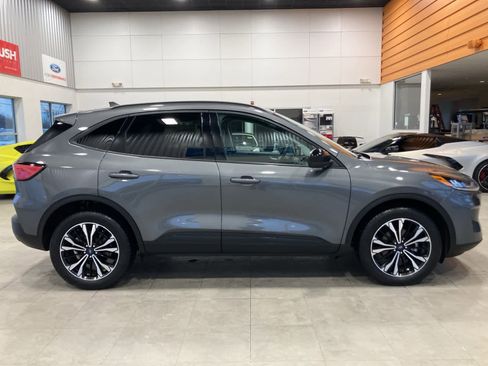 Certified 2021 Ford Escape SEL w/ SEL Stealth AWD Package image 4