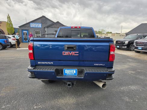 Used 2017 GMC Sierra 2500 Denali w/ Duramax Plus Package image 6