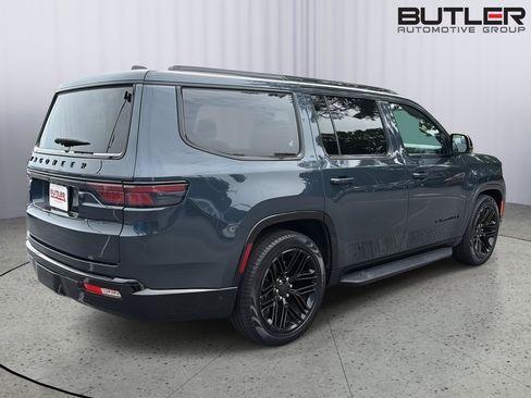 Used 2023 Jeep Wagoneer Series II w/ Convenience Group I AWD/4WD image 6