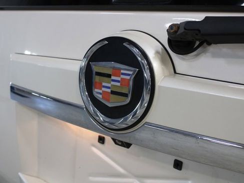 Used 2013 Cadillac Escalade Premium AWD/4WD image 30