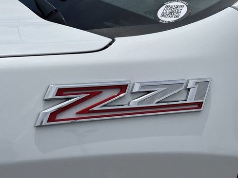 Used 2022 Chevrolet Silverado 1500 LT w/ Z71 Off-Road Package AWD/4WD image 13
