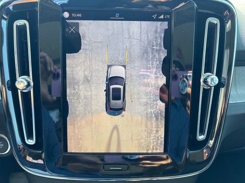 New 2026 Volvo XC40 B5 Plus w/ Protection Package Premier image 23