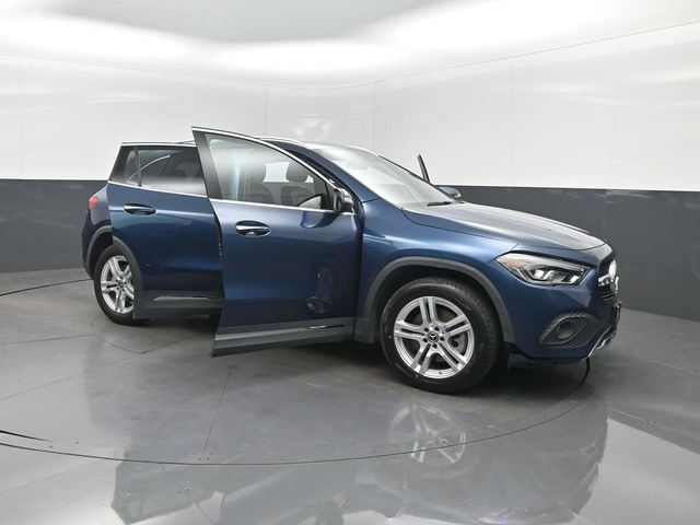 Used 2023 Mercedes-Benz GLA 250 4MATIC w/ Premium Package image 40