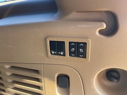 Used 2019 Cadillac Escalade ESV Platinum image 14