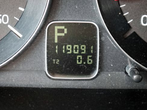 Used 2011 Volvo V50 T5 image 22