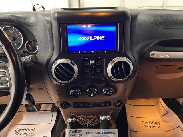 Used 2014 Jeep Wrangler Unlimited Sahara w/ Dual Top Group AWD/4WD image 35