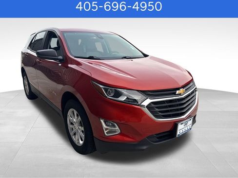 Used 2020 Chevrolet Equinox LS w/ LS Convenience Package AWD/4WD image 3