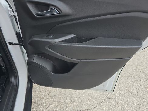 Used 2024 Chevrolet Trax ACTIV FWD image 33