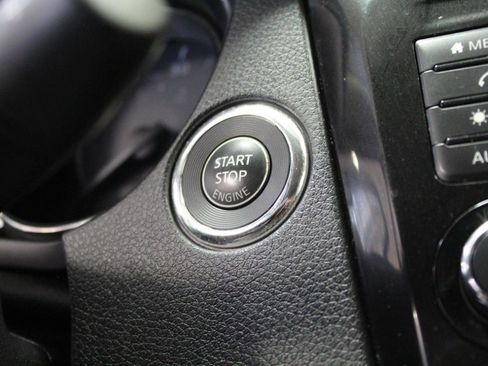 Used 2018 Nissan Rogue SV AWD/4WD image 12