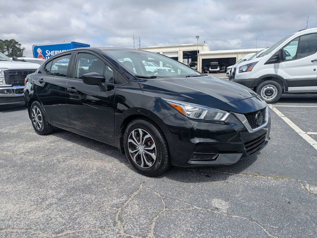 Used 2020 Nissan Versa S FWD image 2
