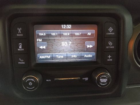 Used 2019 Jeep Wrangler Unlimited Sport S image 25