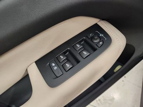 New 2026 Volvo XC60 B5 Plus w/ Protection Package Premier image 23