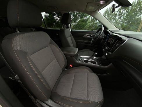 Used 2019 Chevrolet Traverse LT FWD image 13
