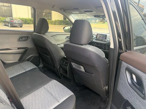 Used 2021 Nissan Rogue S FWD image 19