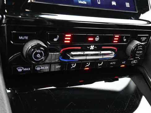 Used 2023 Jeep Grand Cherokee Altitude image 22