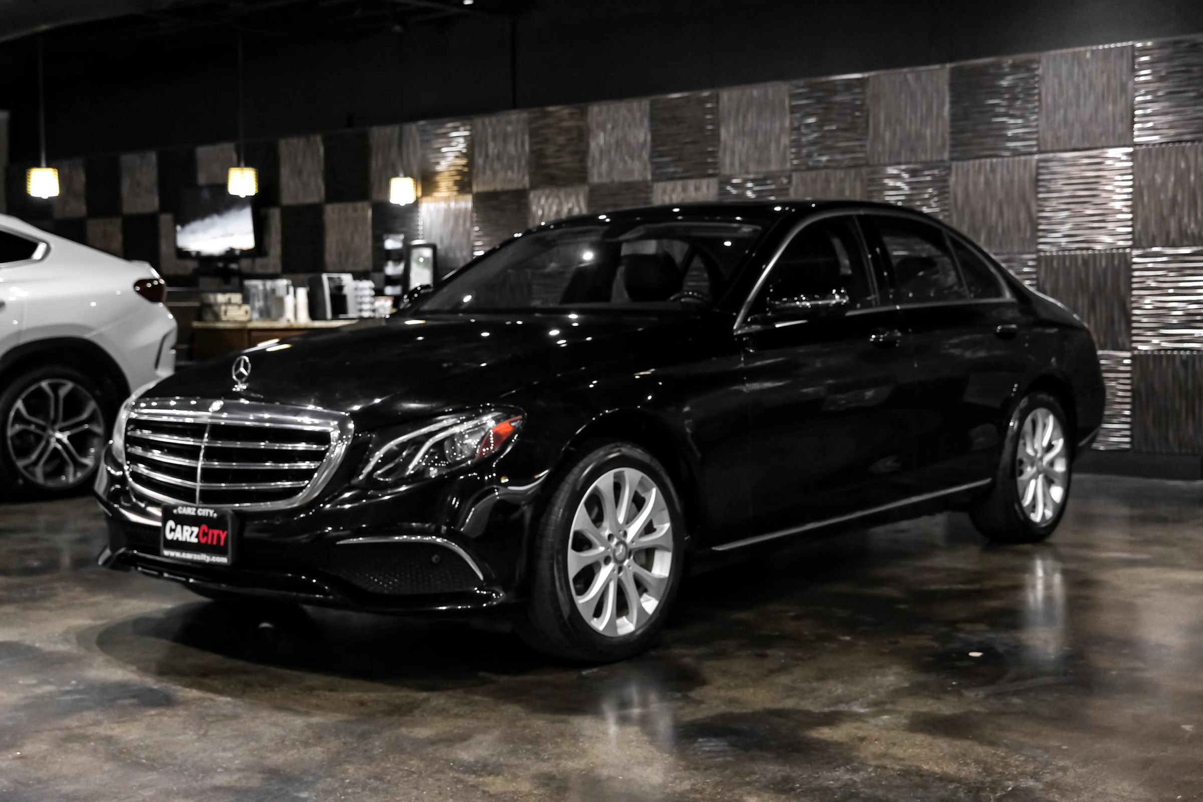 Used 2017 Mercedes-Benz E 300 image 7