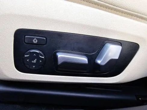 Used 2021 BMW 330i xDrive Sedan w/ Convenience Package image 34