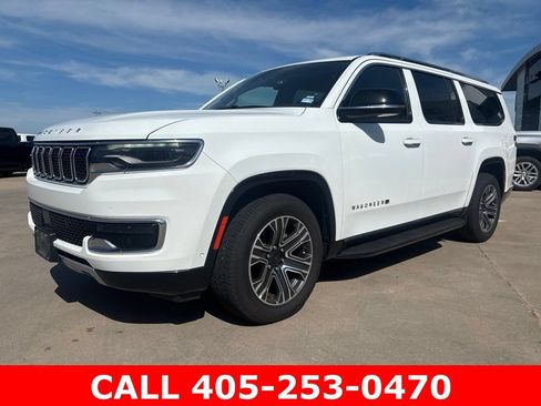 Used 2024 Jeep Wagoneer L Series II w/ Flexible Seating Group RWD image 18