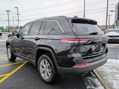 Used 2023 Jeep Grand Cherokee Limited w/ Luxury Tech Group II image 5