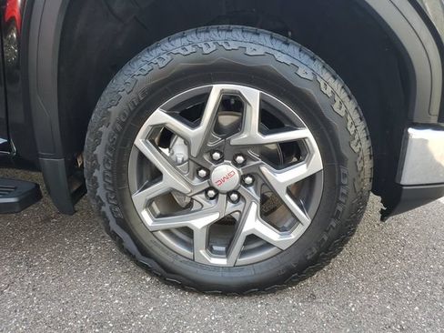 Used 2023 GMC Sierra 1500 SLT w/ SLT Premium Package AWD/4WD image 5