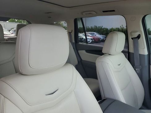 Used 2020 Cadillac XT6 Premium Luxury FWD image 24