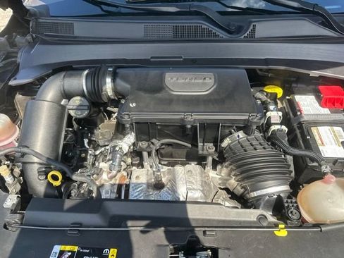 Used 2024 Jeep Compass Latitude AWD/4WD image 33