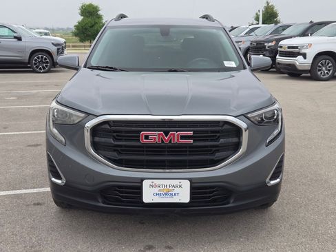 Used 2019 GMC Terrain SLE w/ Driver Convenience Package FWD image 8