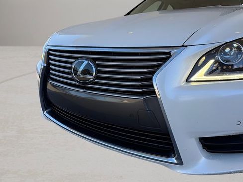 Used 2017 Lexus LS 460 image 2