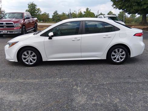 Used 2020 Toyota Corolla LE FWD image 6
