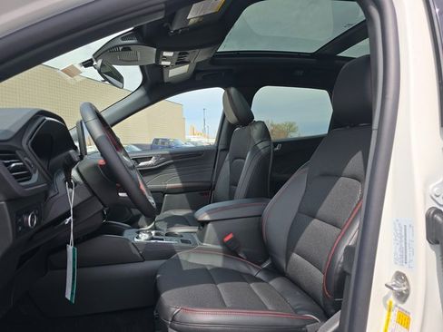 New 2025 Ford Escape ST-Line Select w/ Tech Pack #1 AWD/4WD image 18