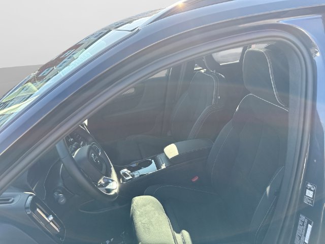 Certified 2026 Volvo EX40 Ultra AWD/4WD image 16
