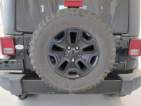 Used 2018 Jeep Wrangler Sport AWD/4WD image 22