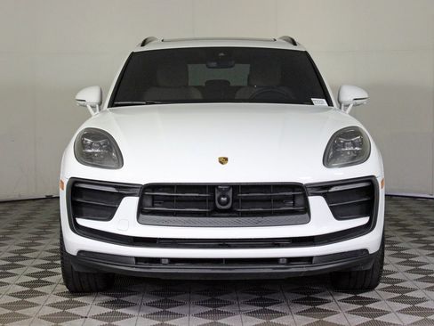 Used 2025 Porsche Macan w/ Premium Package Plus image 10