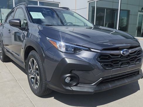Used 2024 Subaru Crosstrek 2.0i Premium w/ Crosstrek Mirror Package AWD/4WD image 4