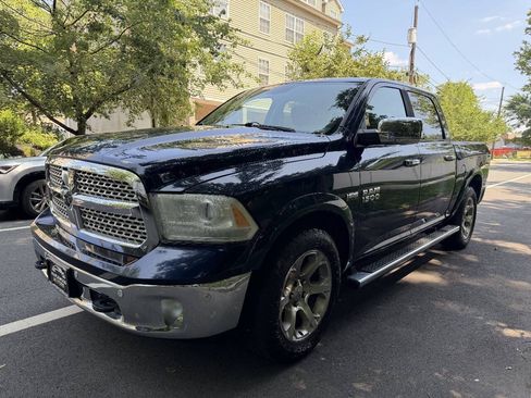 Used 2015 RAM 1500 Laramie w/ Convenience Group AWD/4WD image 2