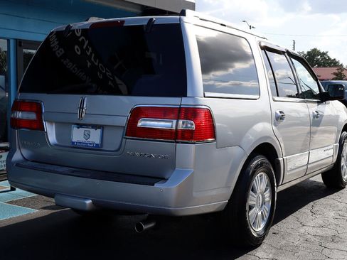 Used 2014 Lincoln Navigator 2WD image 4