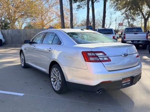 Used 2019 Ford Taurus Limited image 4