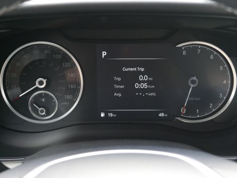 Used 2025 Genesis G70 2.5T image 28